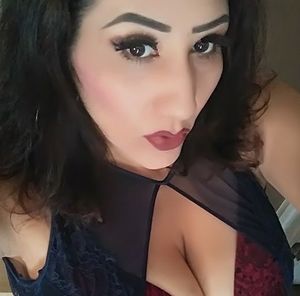 Meet your Posher, Laina